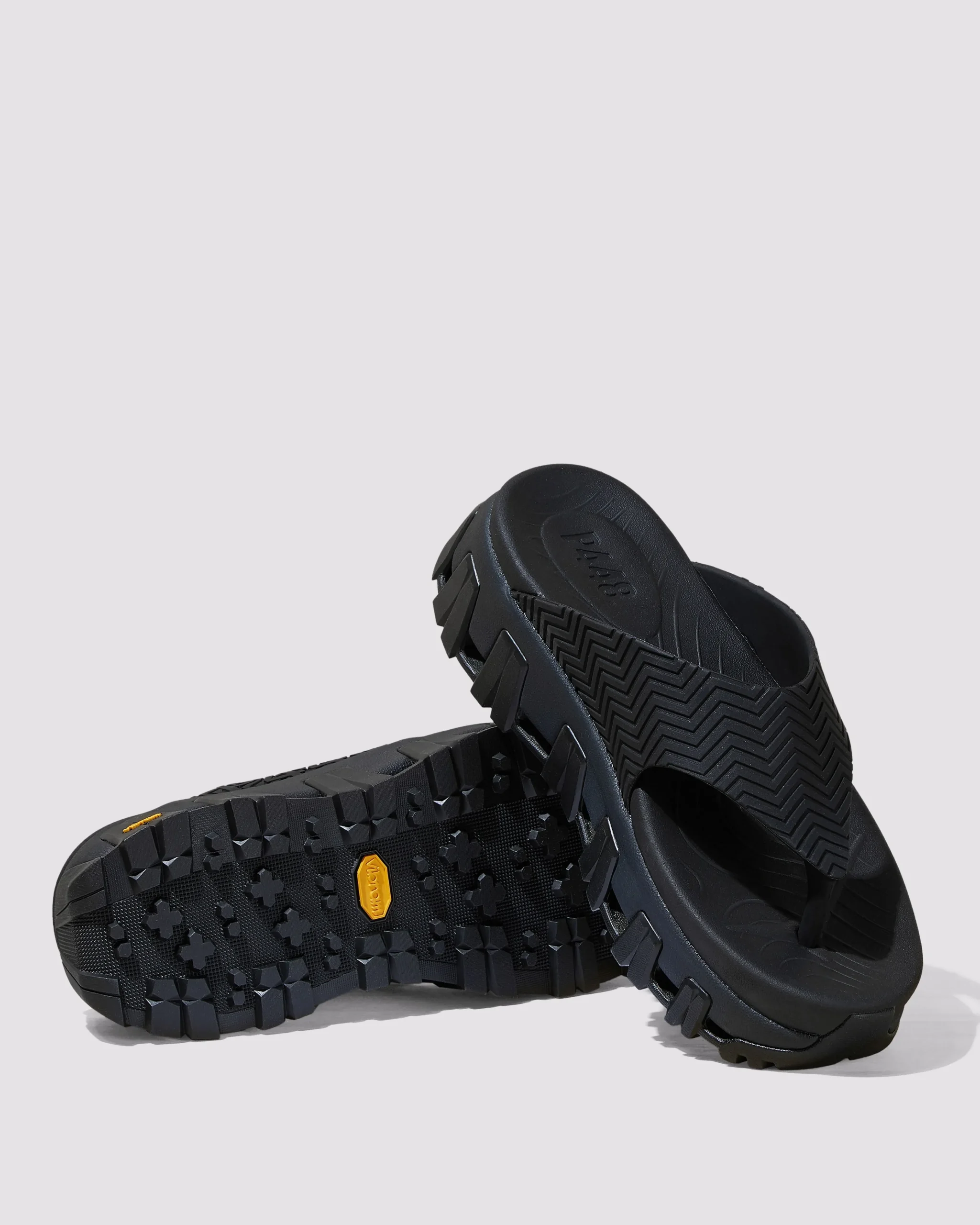 Women P448 Low Tops>Bondi Tux/